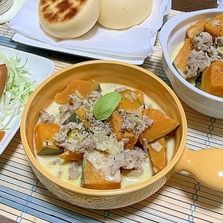 かぼちゃと豚ひきで食べるソイミルクスープ